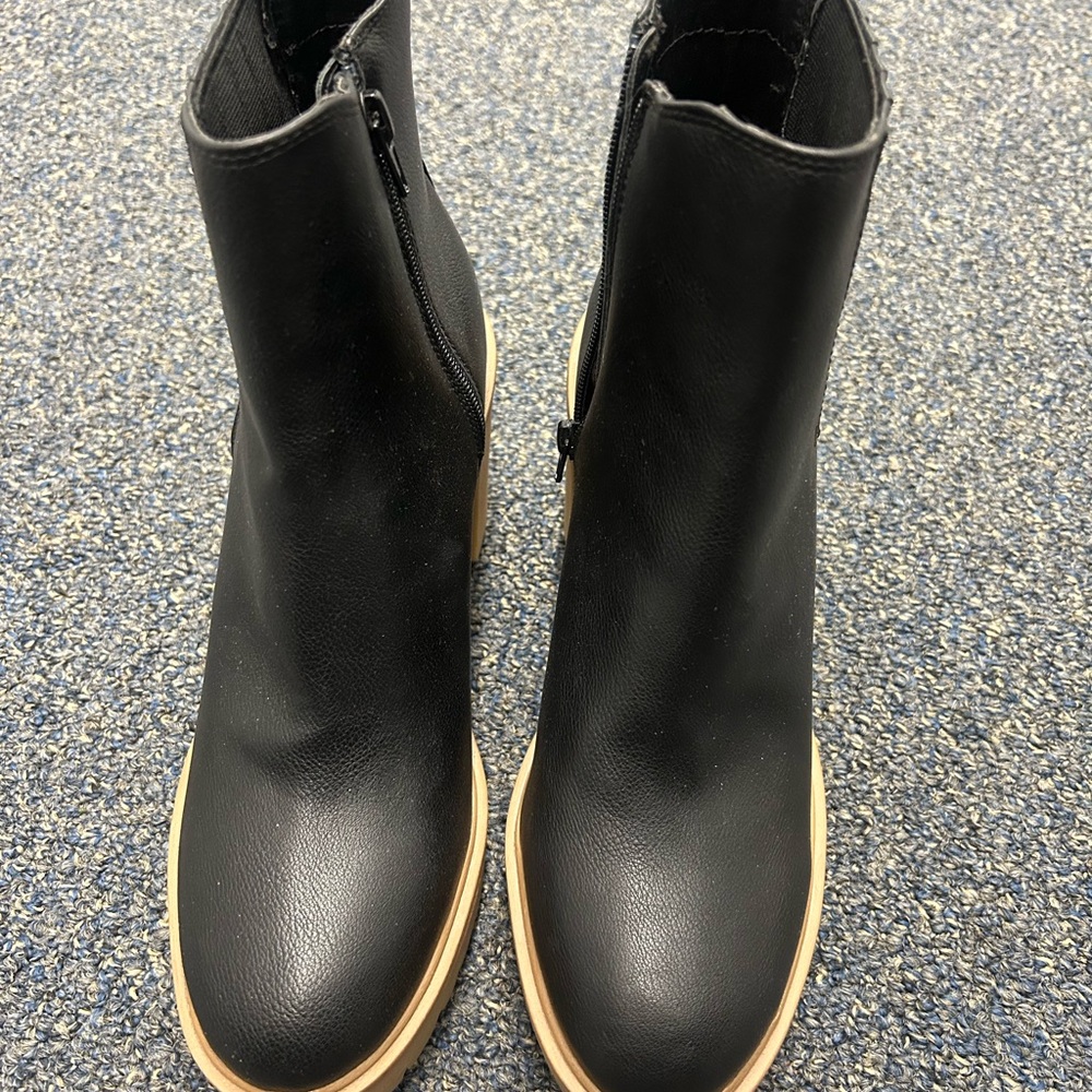 NEW Dolce Vita Classic Black Women's Zip Ankle Boots